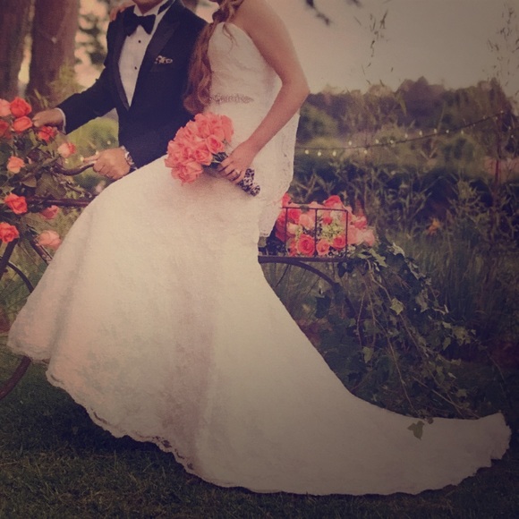 ENZOANI Italian Lace Wedding Dress